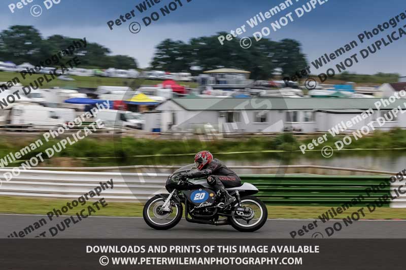 Vintage motorcycle club;eventdigitalimages;mallory park;mallory park trackday photographs;no limits trackdays;peter wileman photography;trackday digital images;trackday photos;vmcc festival 1000 bikes photographs